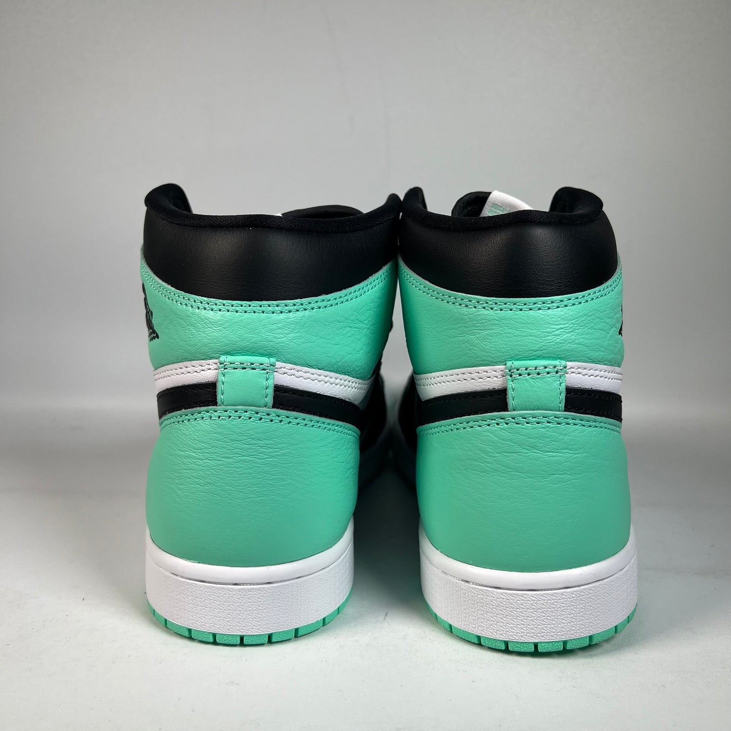 Jordan 1 High Green Glow (2024) Size 10.5 USED s22145
