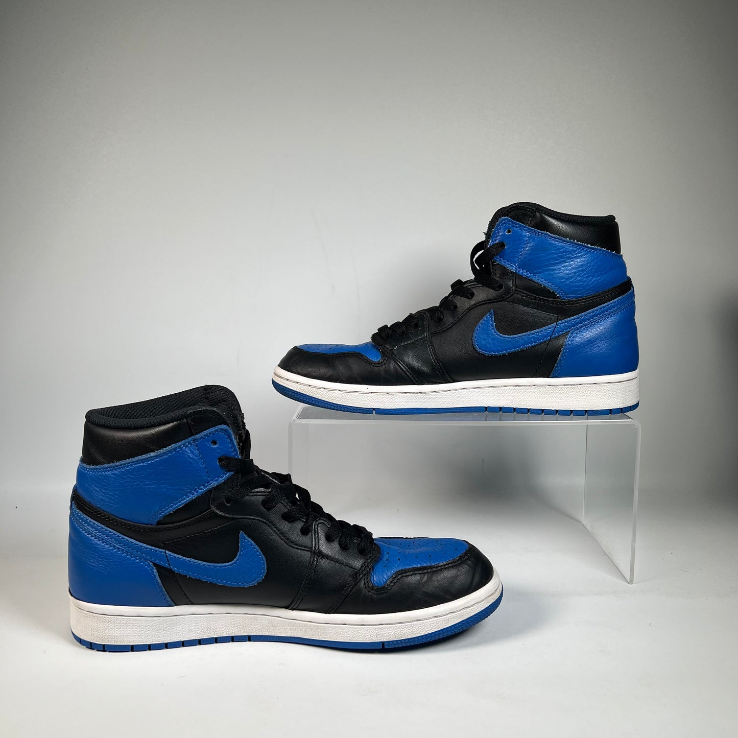 Jordan 1 Royal (2017) Size 8.5 USED s22068