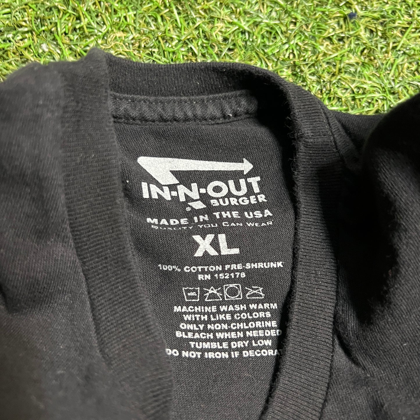 In N Out California Black Tee Size XL USED v15975