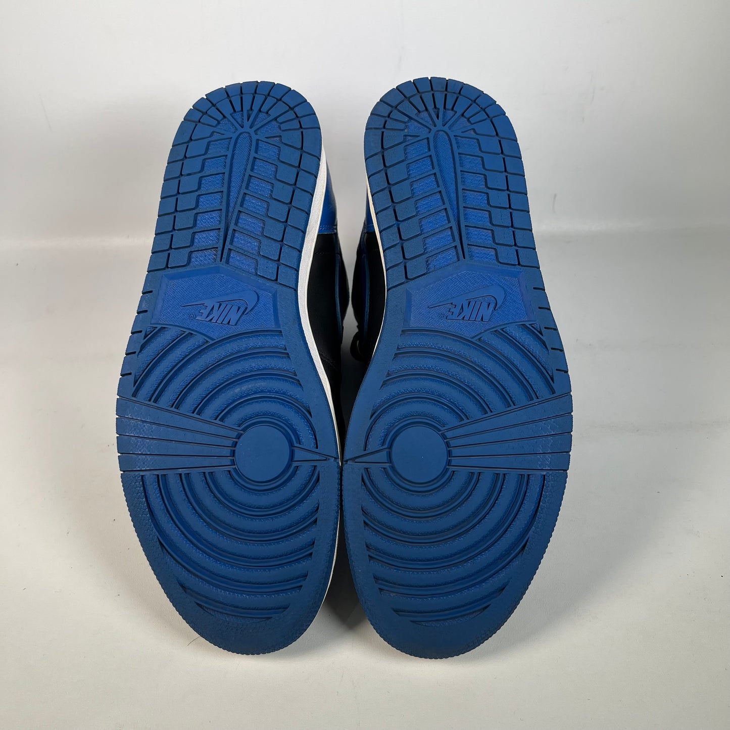 Jordan 1 Royal (2017) Size 10.5 USED s22413