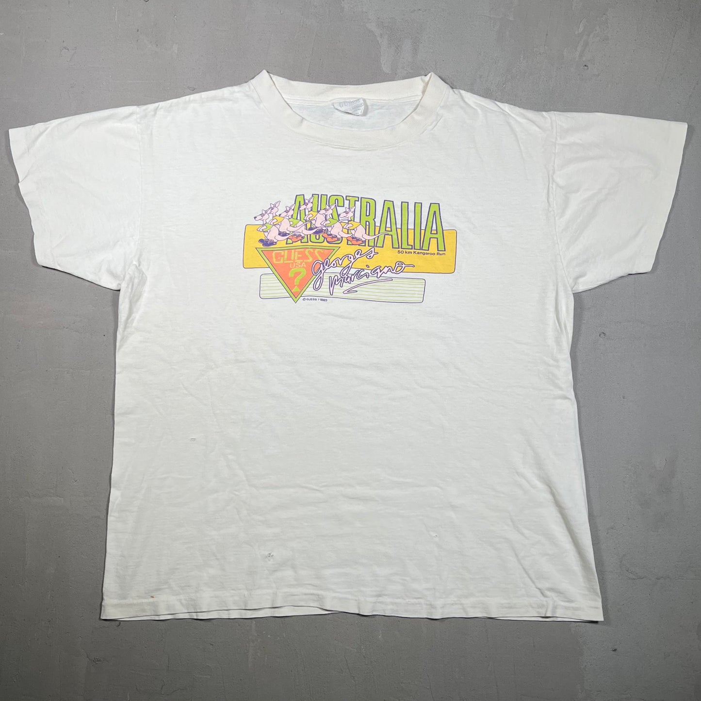 1989 Guess Australia Kangaroo Run White Tee Size Large USED v19178
