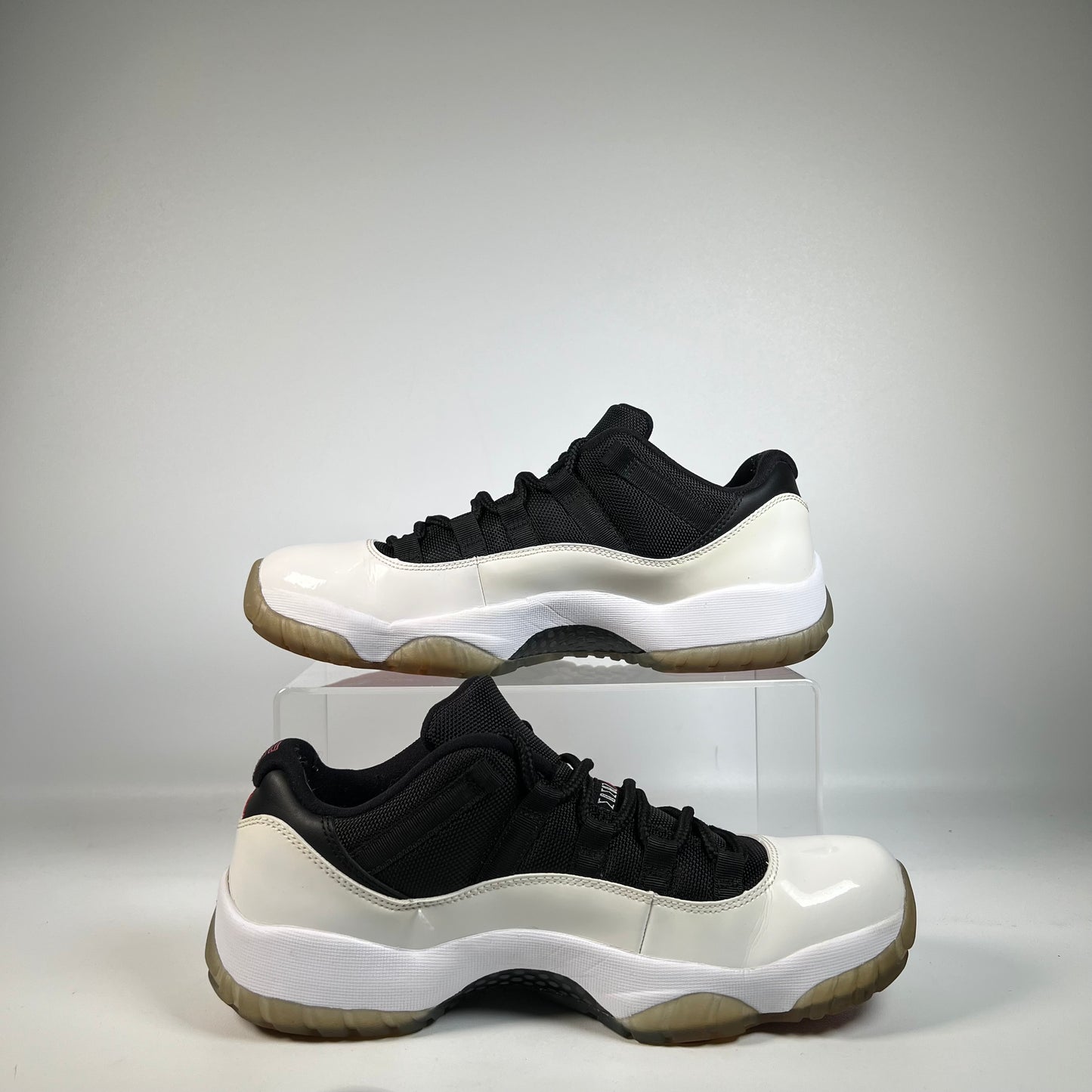 Jordan 11 Low Tuxedo (2013) Size 9 USED s21764