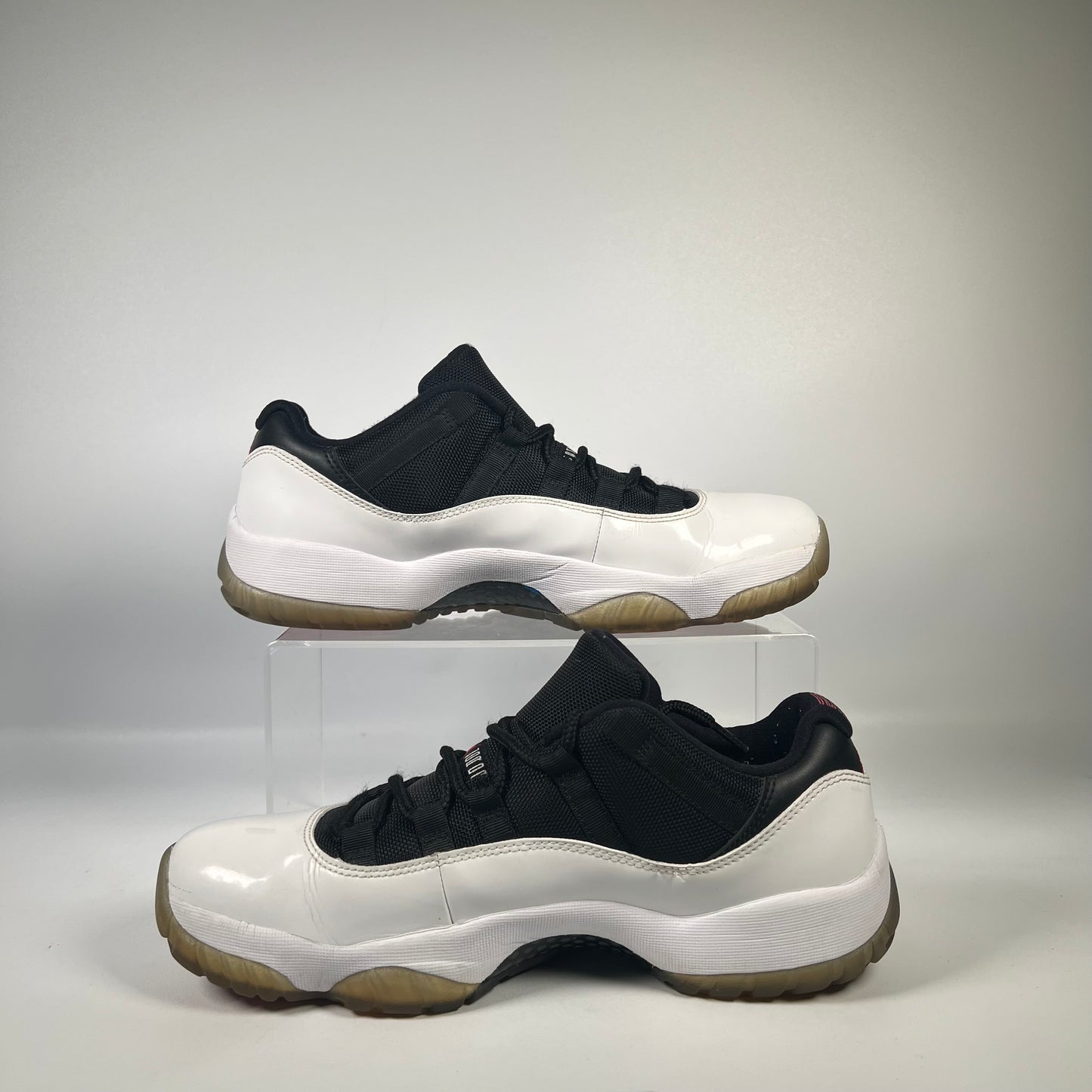 Jordan 11 Low Tuxedo (2013) Size 9.5 USED s19842