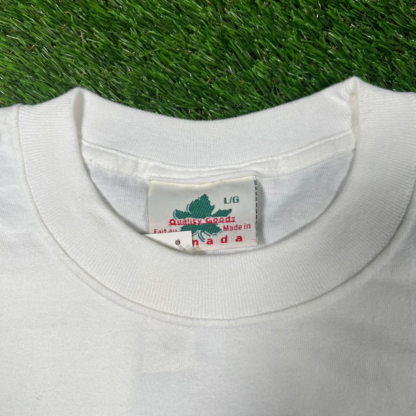 Y2K "To Fish or not to Fish" White Humor Tee Size Large NEW v17136