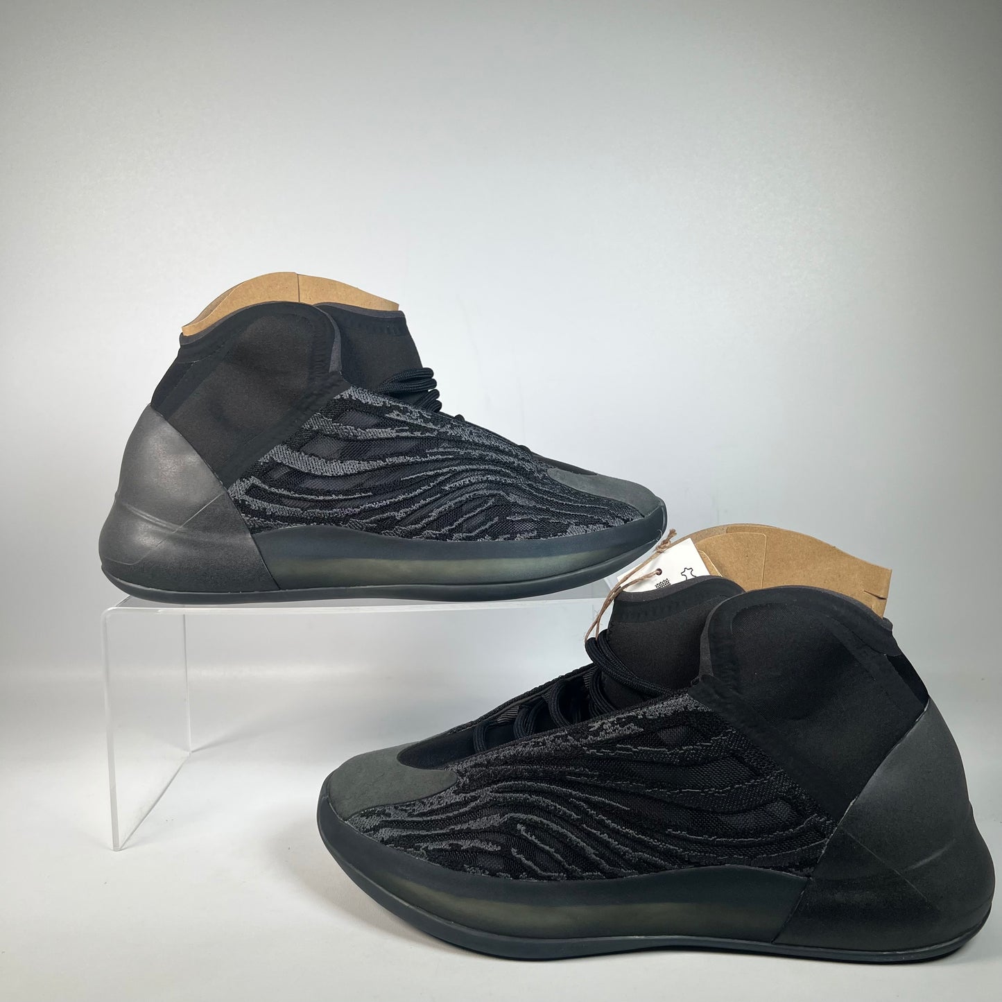 Adidas Yeezy QNTM Onyx (2021) Size 8.5 NEW s22463