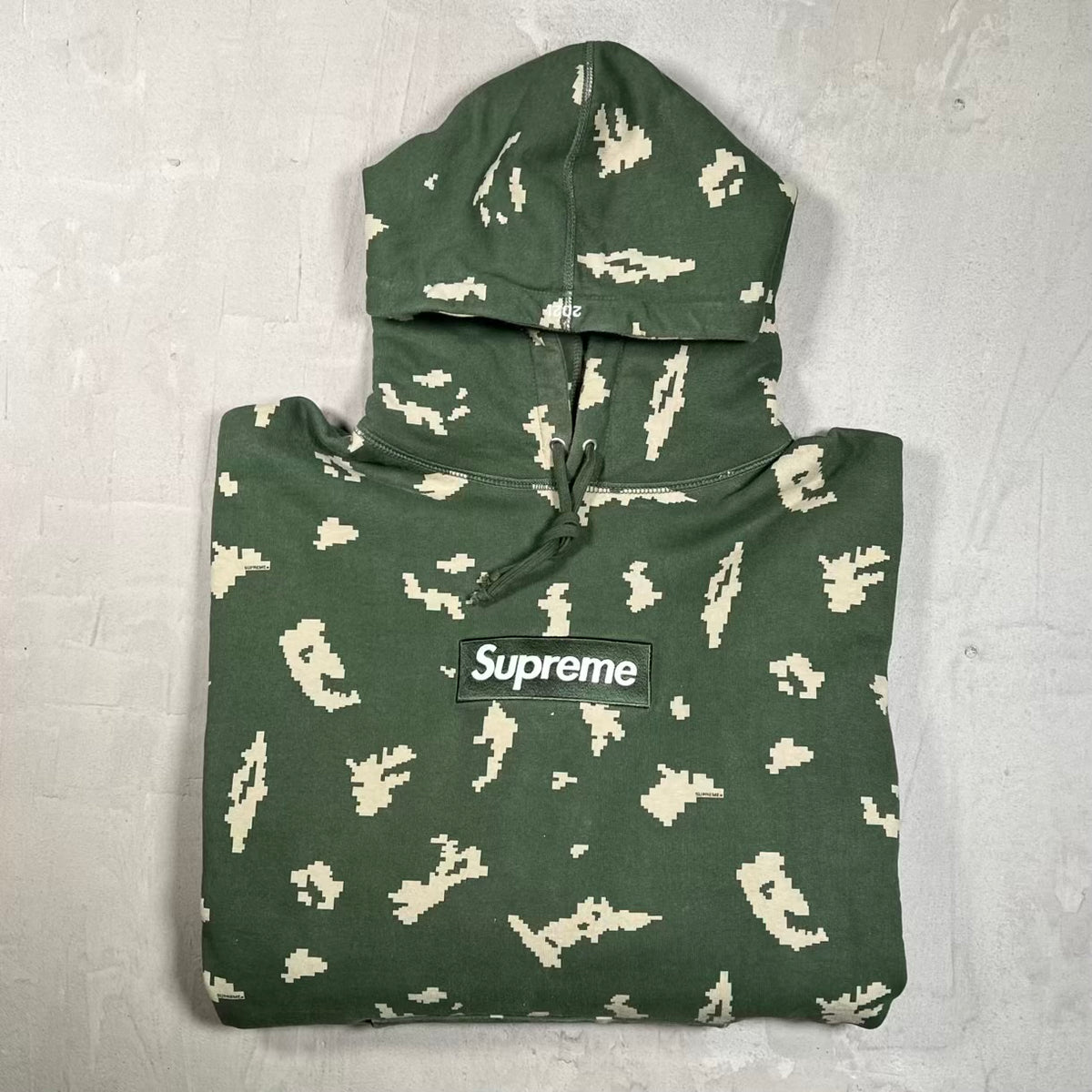 Supreme Box Logo Olive Russian Camo Hoodie (2021) Size Large USED x18813