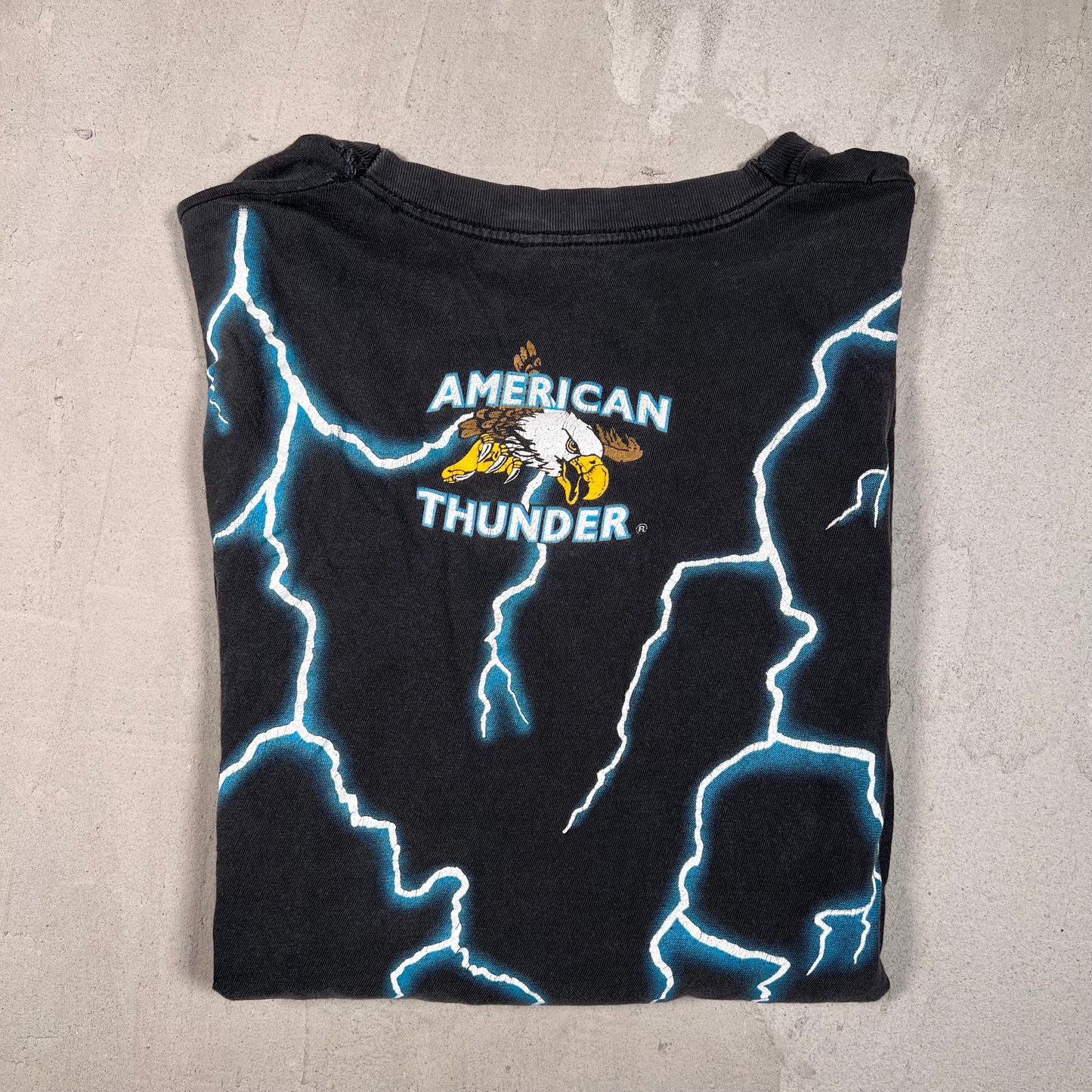 1990s American Thunder Native American AOP Black Tee Size Large USED v17917