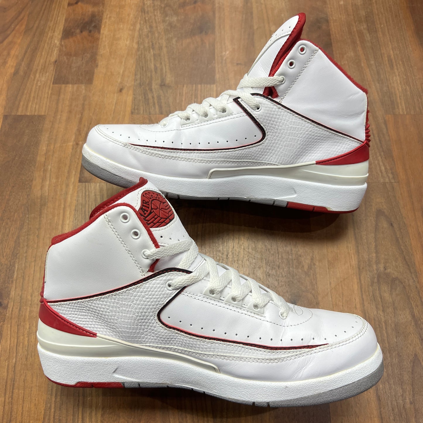 Jordan 2 White Red (2014) Size 10 USED s17329