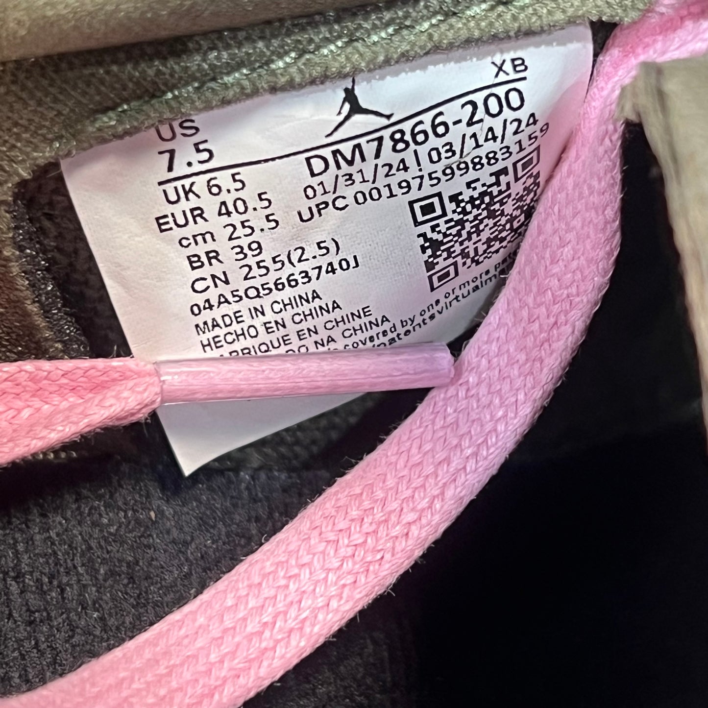 Jordan 1 Low Travis Scott Medium Olive (2024) Size 7.5 NEW s20019