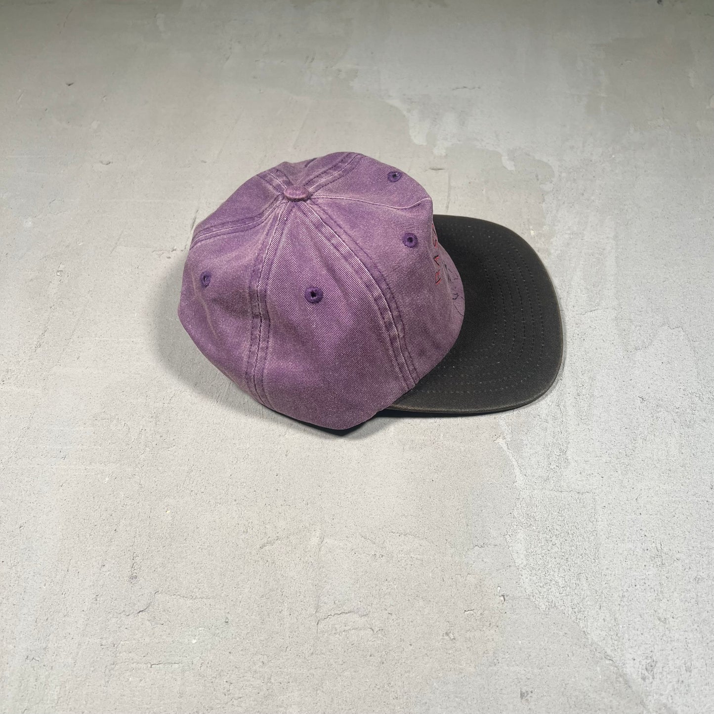 GV Gallery Raspberry Hills Bulldog Purple Washed Hat NEW x17138