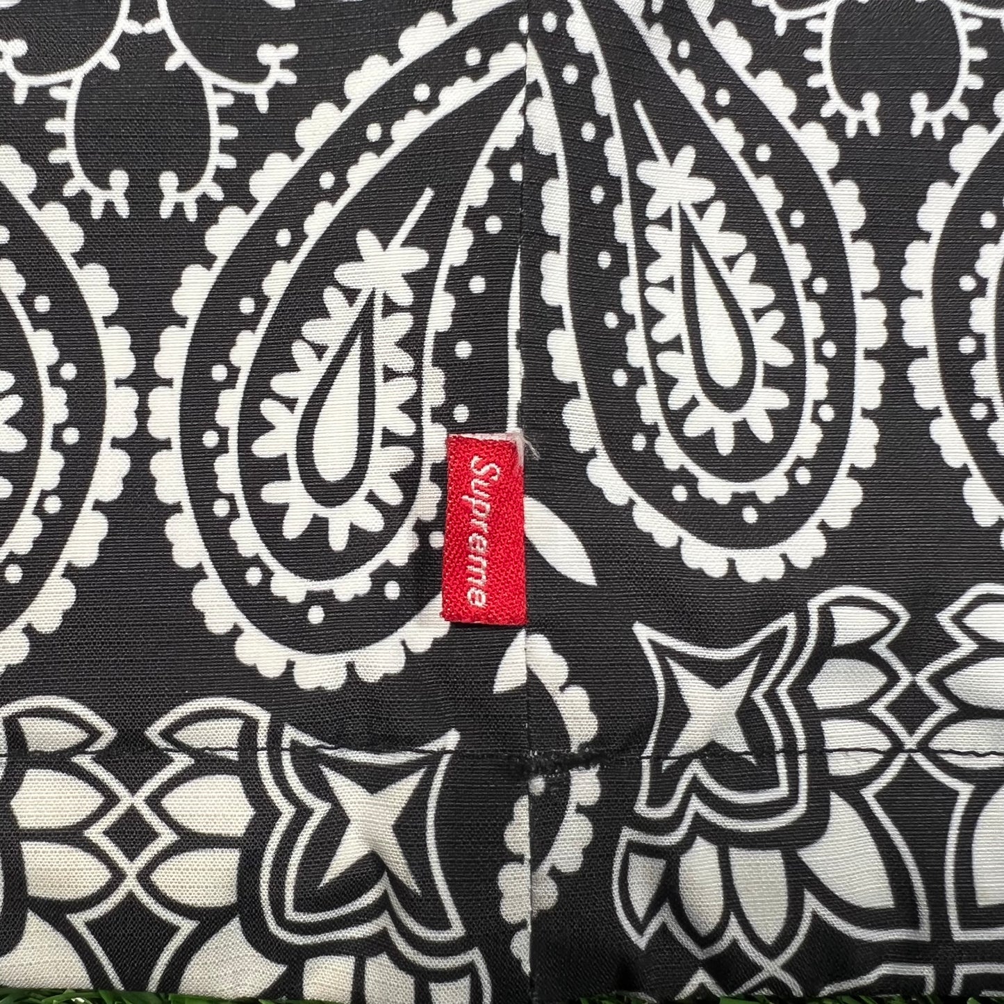 Supreme North Face Black Bandana Mountain Jacket (2014) Size Large USED x15382