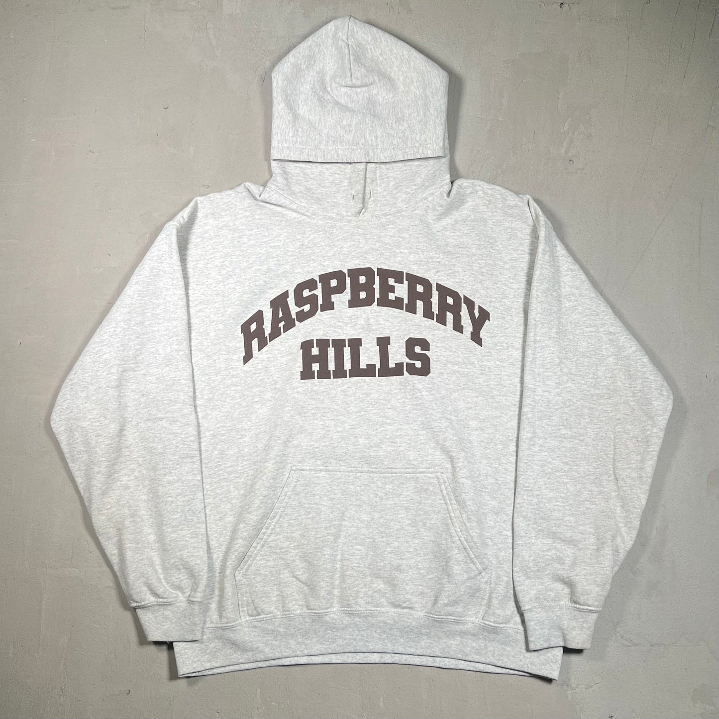 GV Gallery Raspberry Hills Gilden Grey Hoodie Size Medium USED x17494