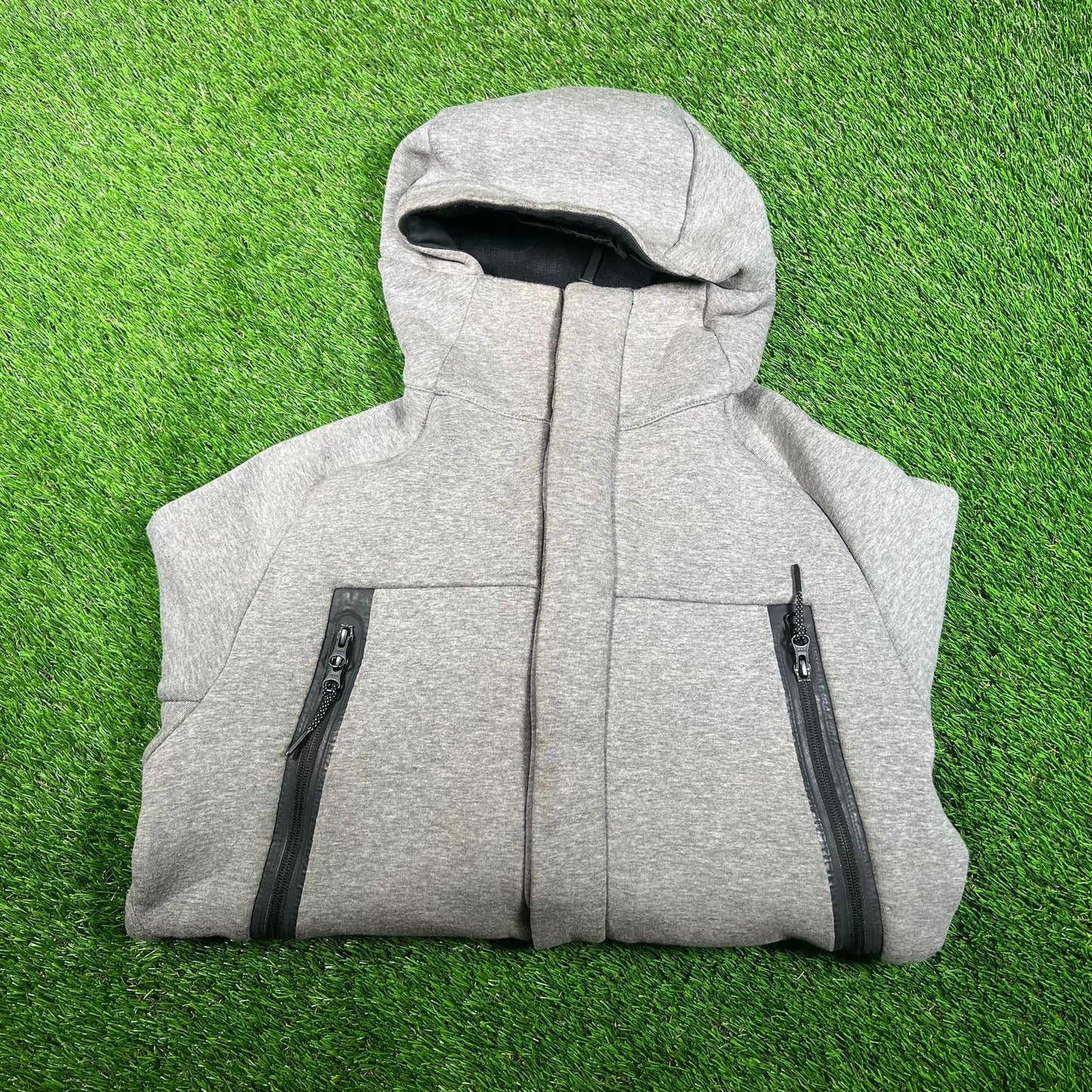 Nike Tech Thick Grey Zip Up Hoodie Size Medium USED v17910