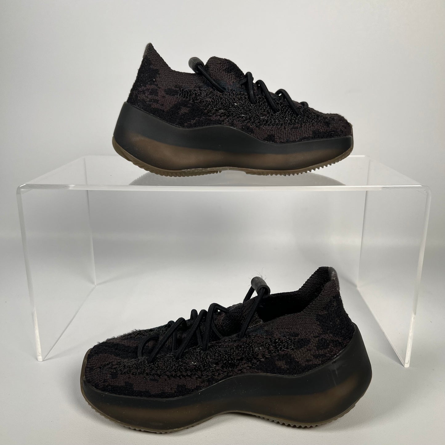 Yeezy 380 Onyx (2020) Size 6.5K NEW s17813
