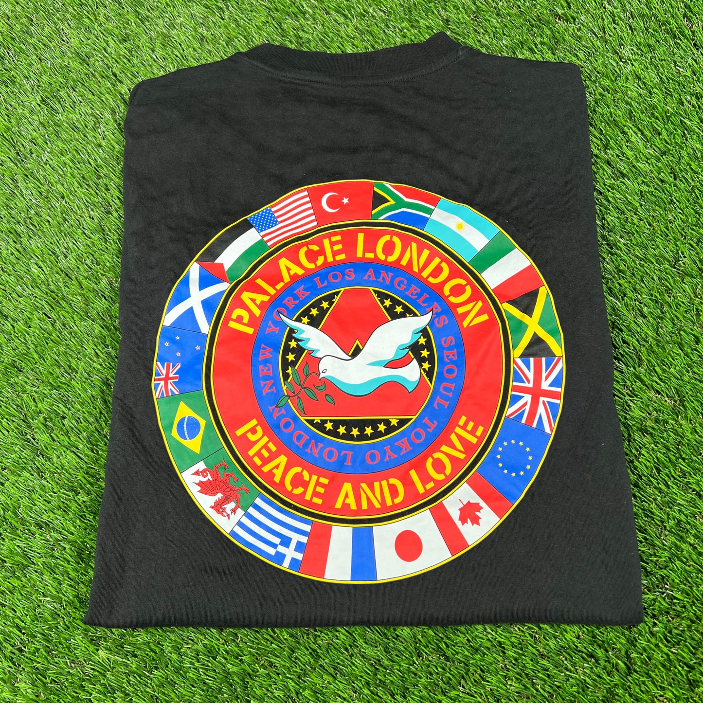 Palace Peace and Love Black Tee Size XL USED x14683