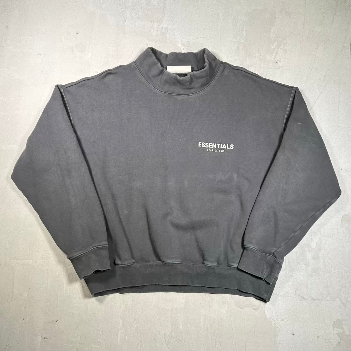 Essentials Fear of God FOG Dark Grey Mockneck Crewneck Size Medium USED x18900