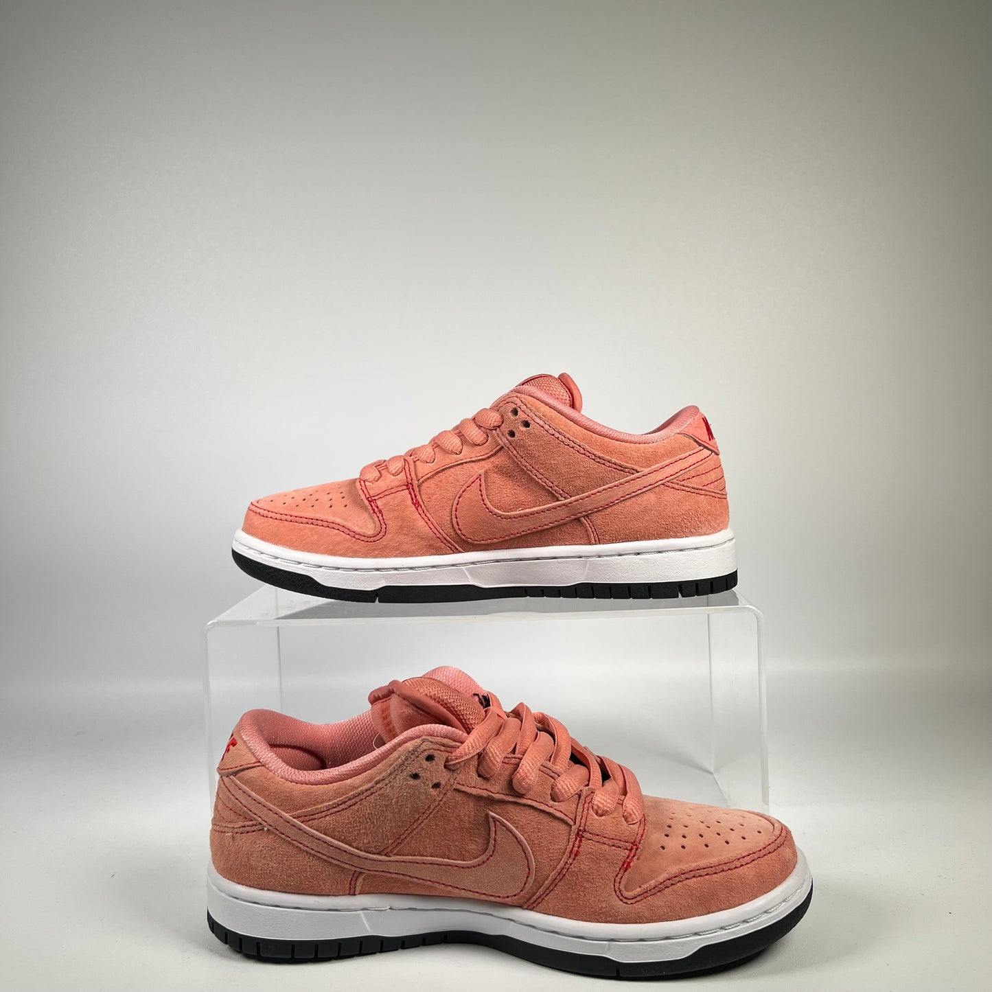 Nike SB Dunk Low Pink Pig Size 4 NEW s15176