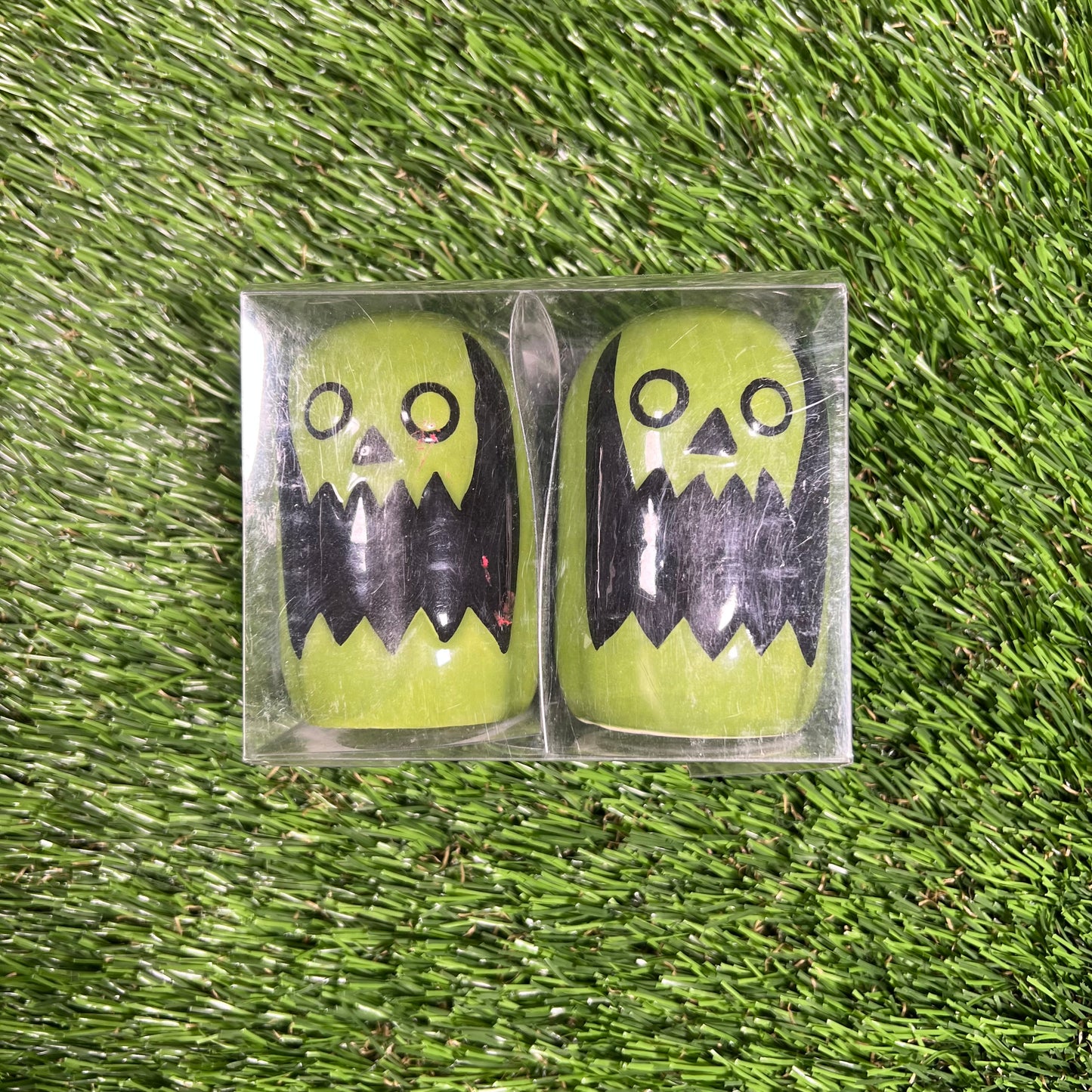 AssPizza Green Salt and Pepper Shakers NEW x14845