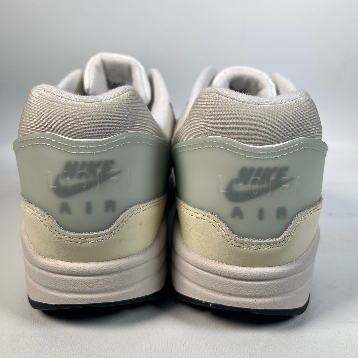 Nike Air Max 1 Hangul Day (2022) Size 9.5 USED s21926