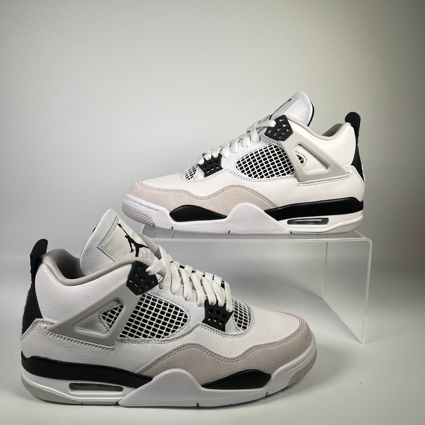 Jordan 4 Military Black (2022) Size 8 NEW s18440