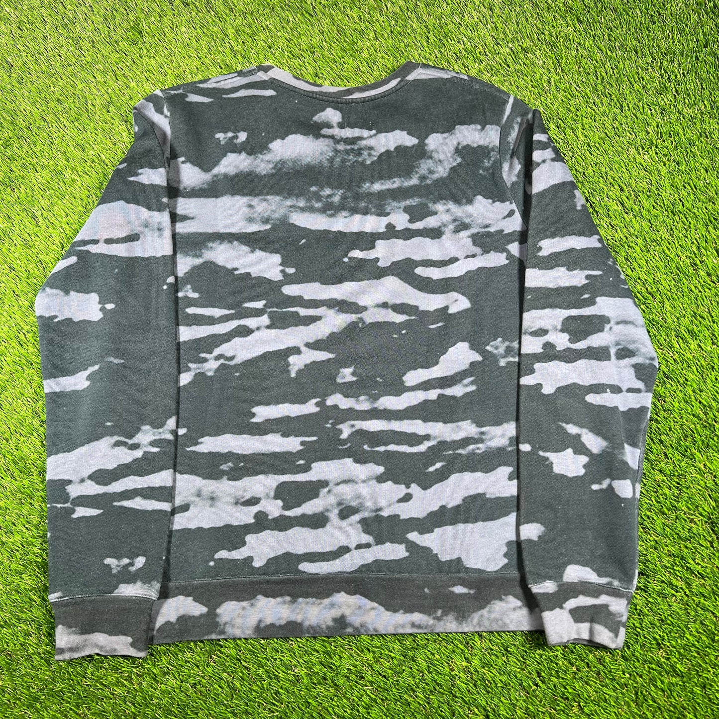 APC Rue Madame Blue Camo Crewneck Size Small USED x14600
