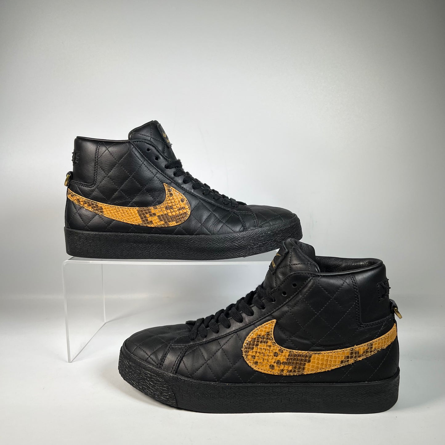 Nike SB Blazer Supreme Black (2022) Size 9 USED s22522