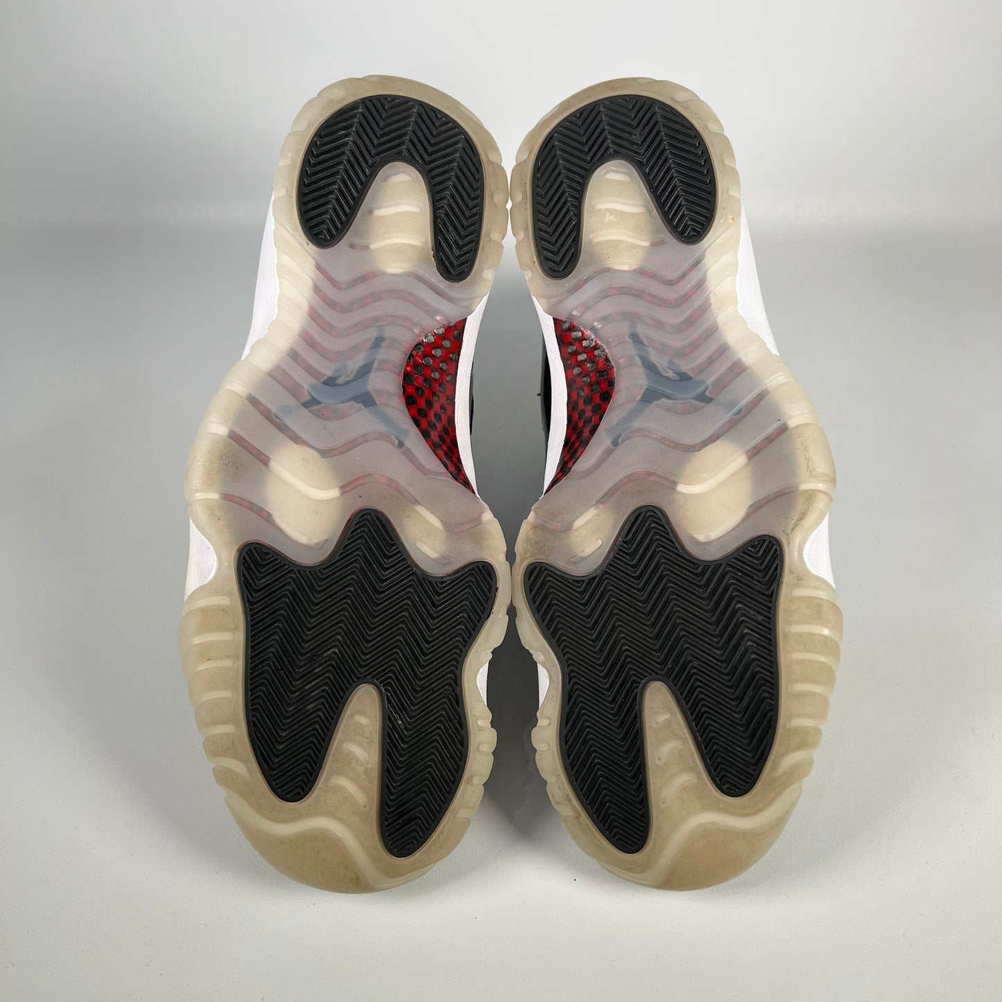 Jordan 11 72-10 (2015) Size 11 USED s18047