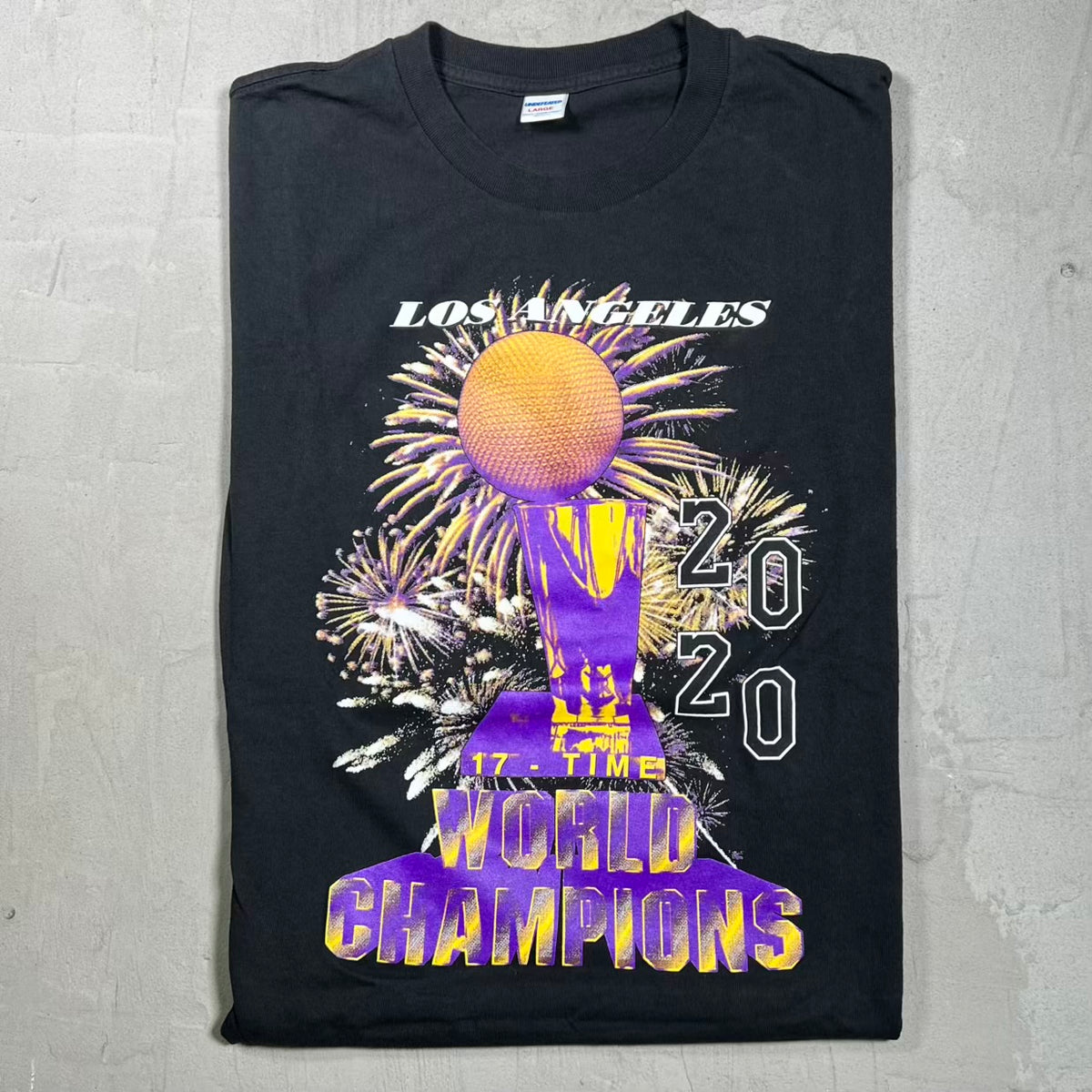 Undefeated Los Angeles Lakers 2020 Worlds Champions Black Tee Size Large USED x18491
