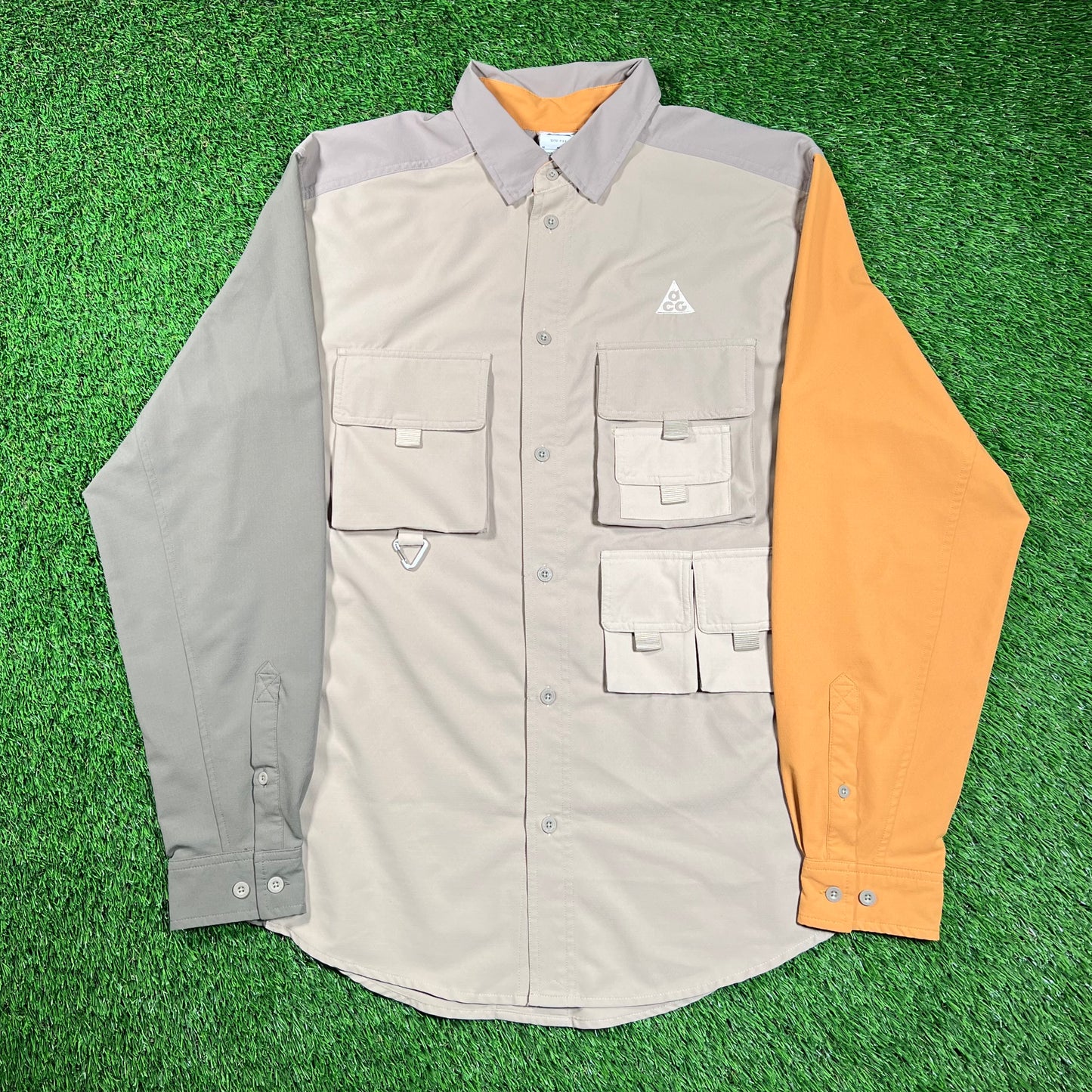 Nike ACG Utility Pocket Multi Color Longsleeve Button Up Size Medium USED v18533