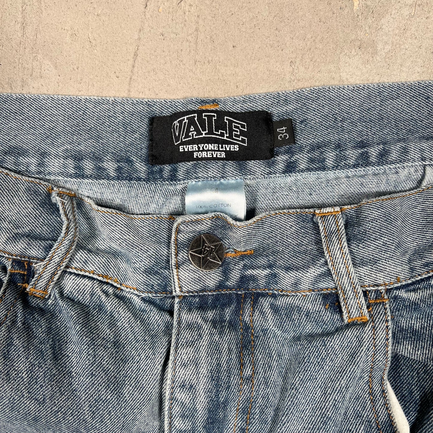 Vale Forever Insignia Light Blue Denim Jeans Size 34 USED x17245