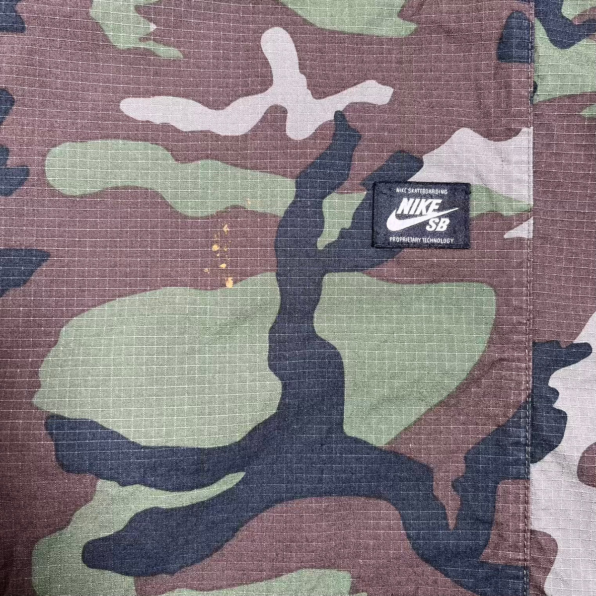 Nike SB Woodland Camo Jacket Size Large USED v20202