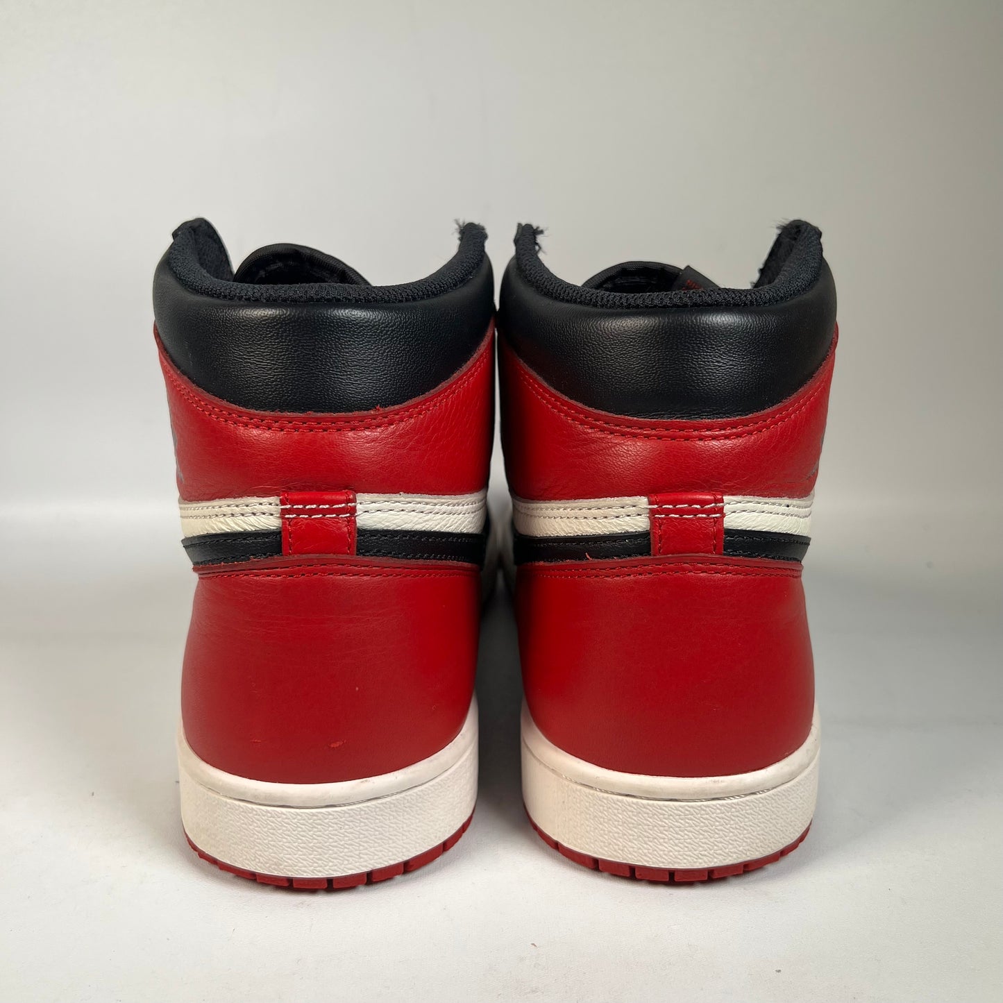 Jordan 1 High Bred Toe (2018) Size 10.5 USED s22146