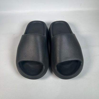 Yeezy Slide Onyx (2022) Size 5 USED s22201