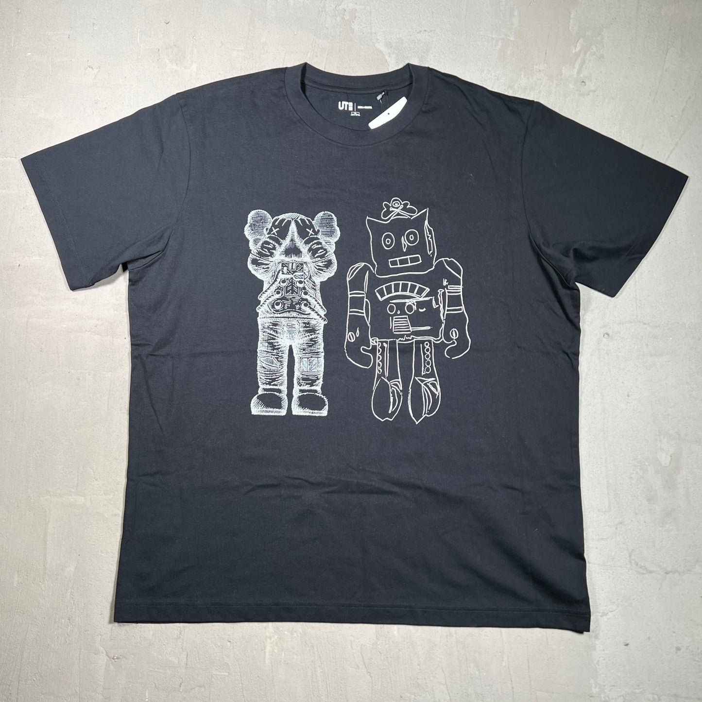 Kaws Warhol Uniqlo Robot Black Tee Size XL NEW x17904