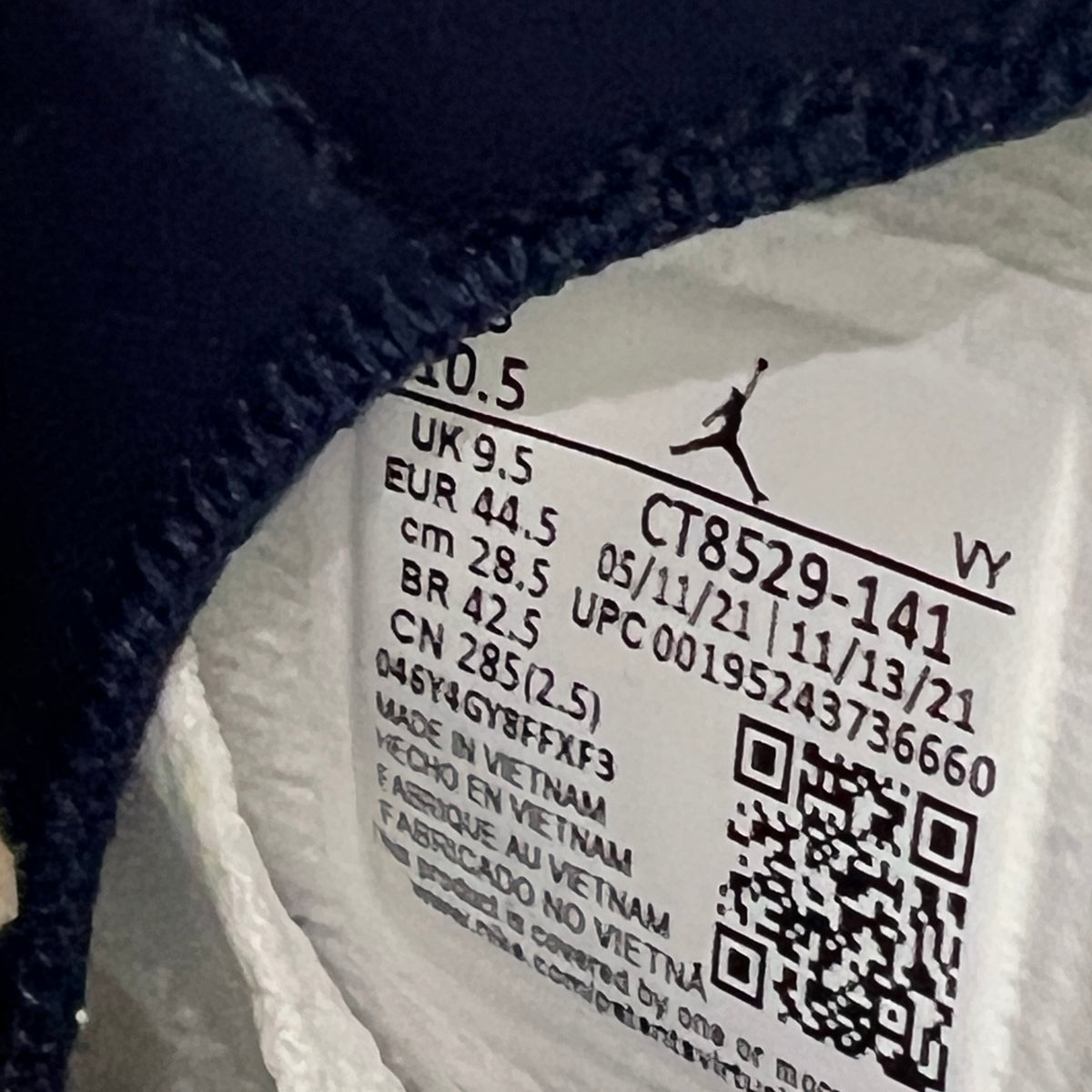 Jordan 6 Midnight Navy (2022) Size 10.5 USED s23289