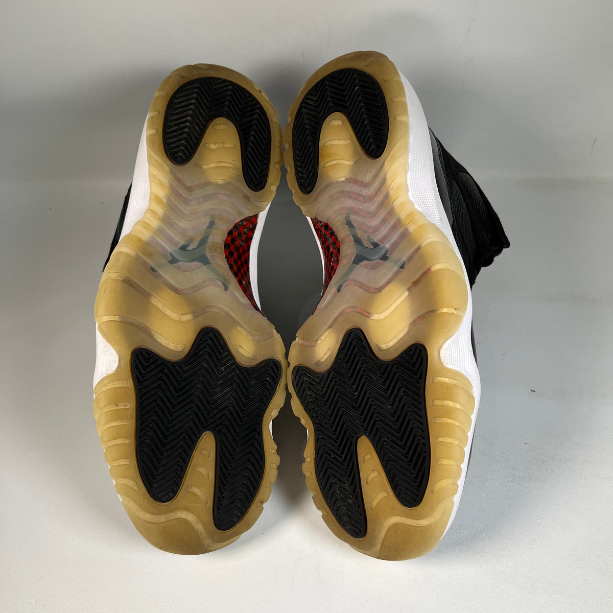 Jordan 11 72-10 (2015) Size 10.5 USED s23287
