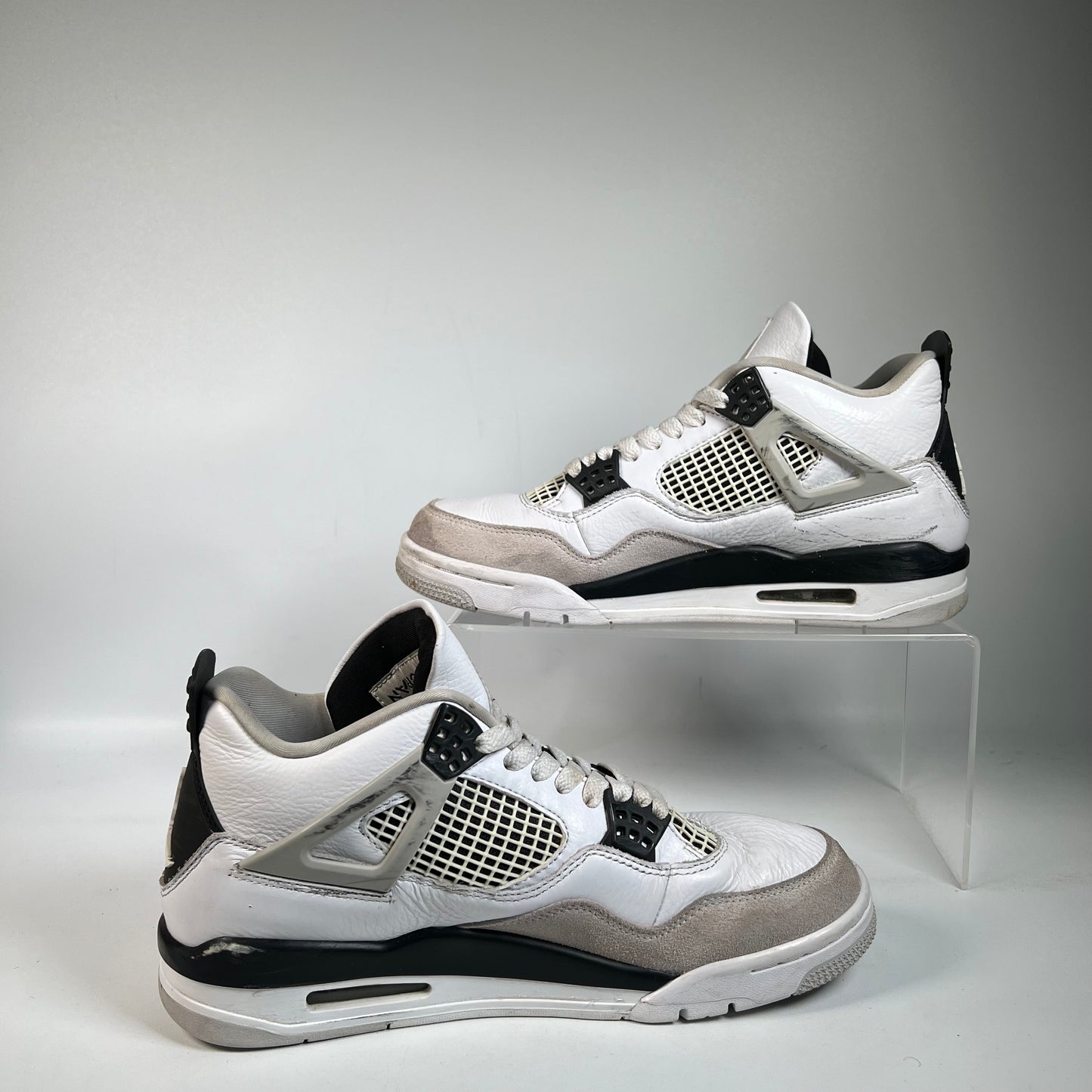 Jordan 4 Military Black (2022) Size 8.5 USED s22753