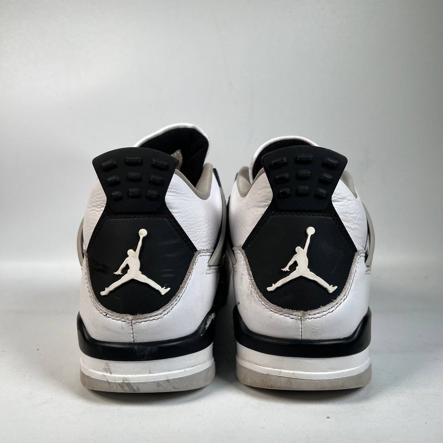 Jordan 4 Military Black (2022) Size 8.5 USED s22753