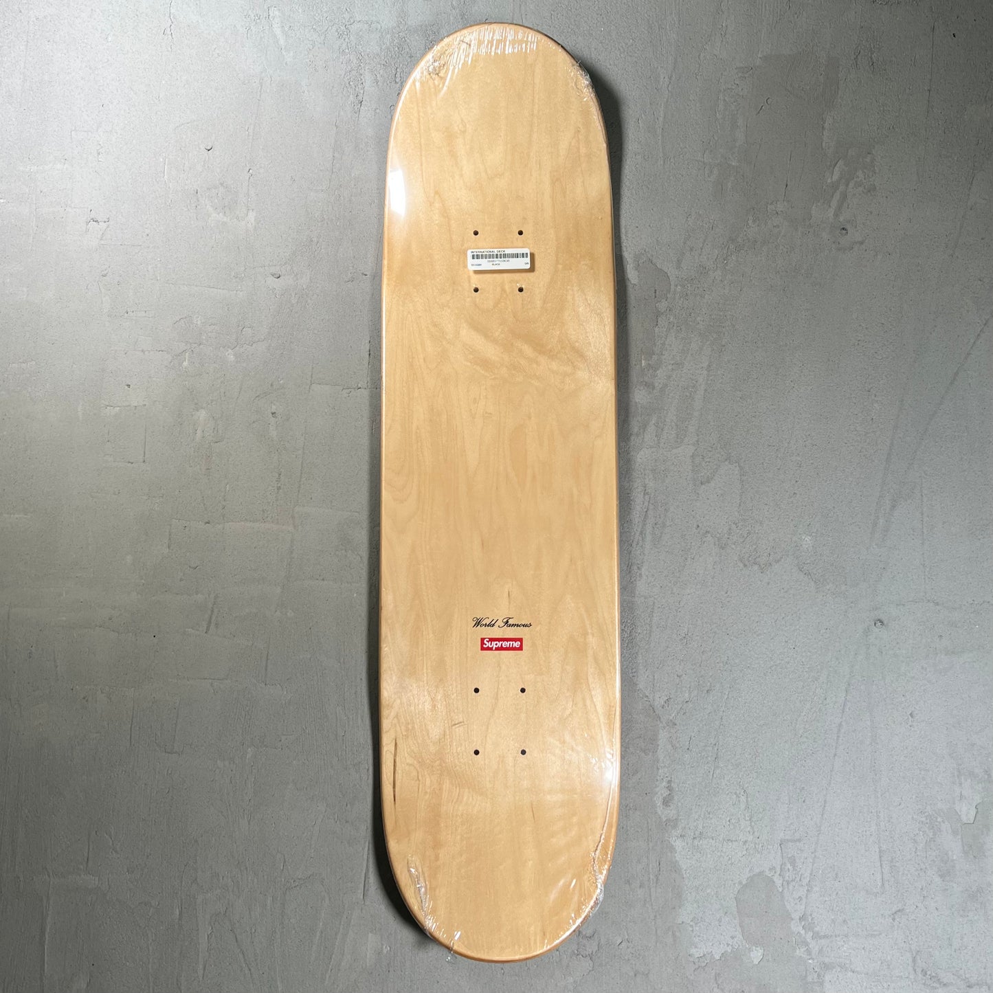 Supreme International (2015) Black Skateboard NEW x17974