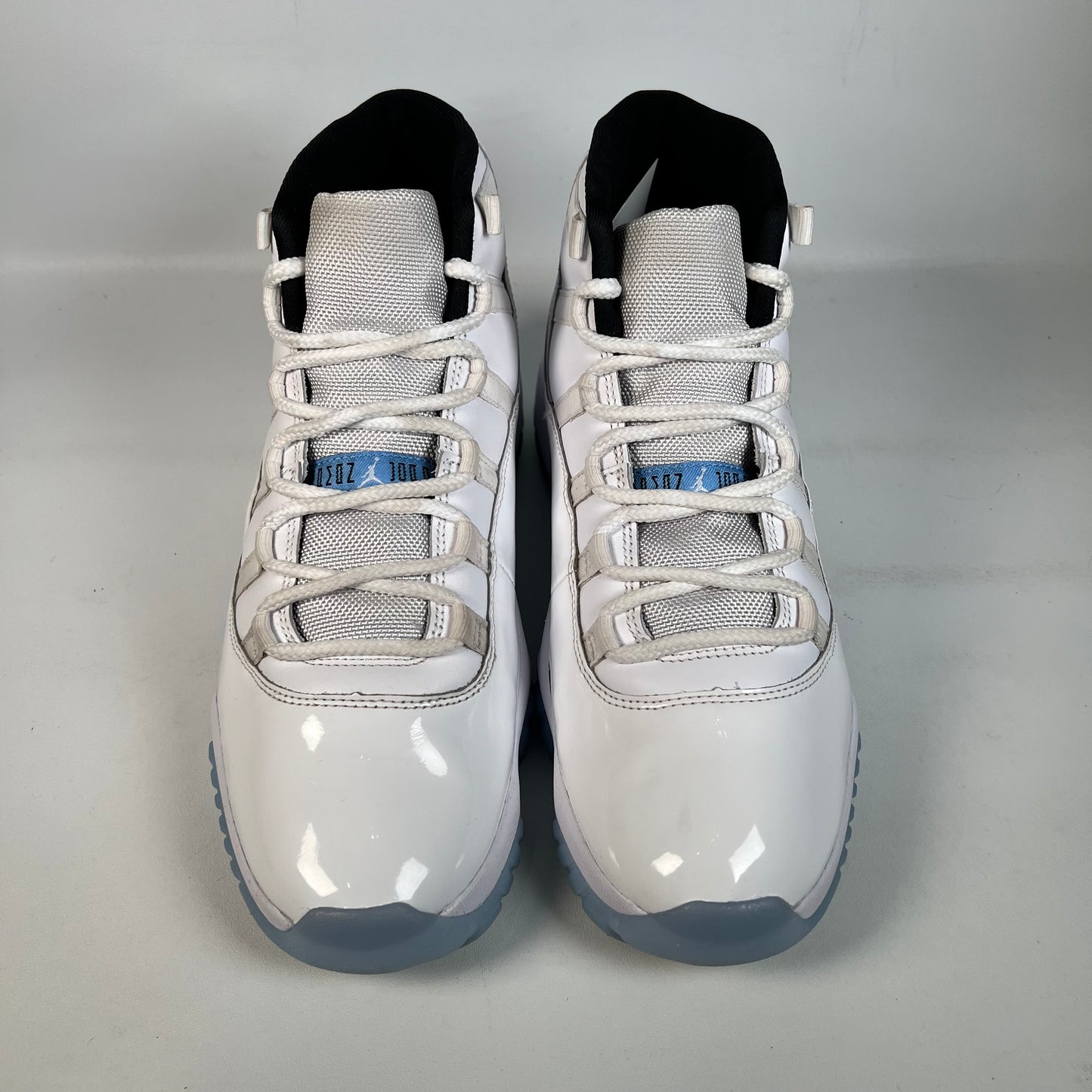 Jordan 11 Legend Blue (2024) Size 10 USED s22940