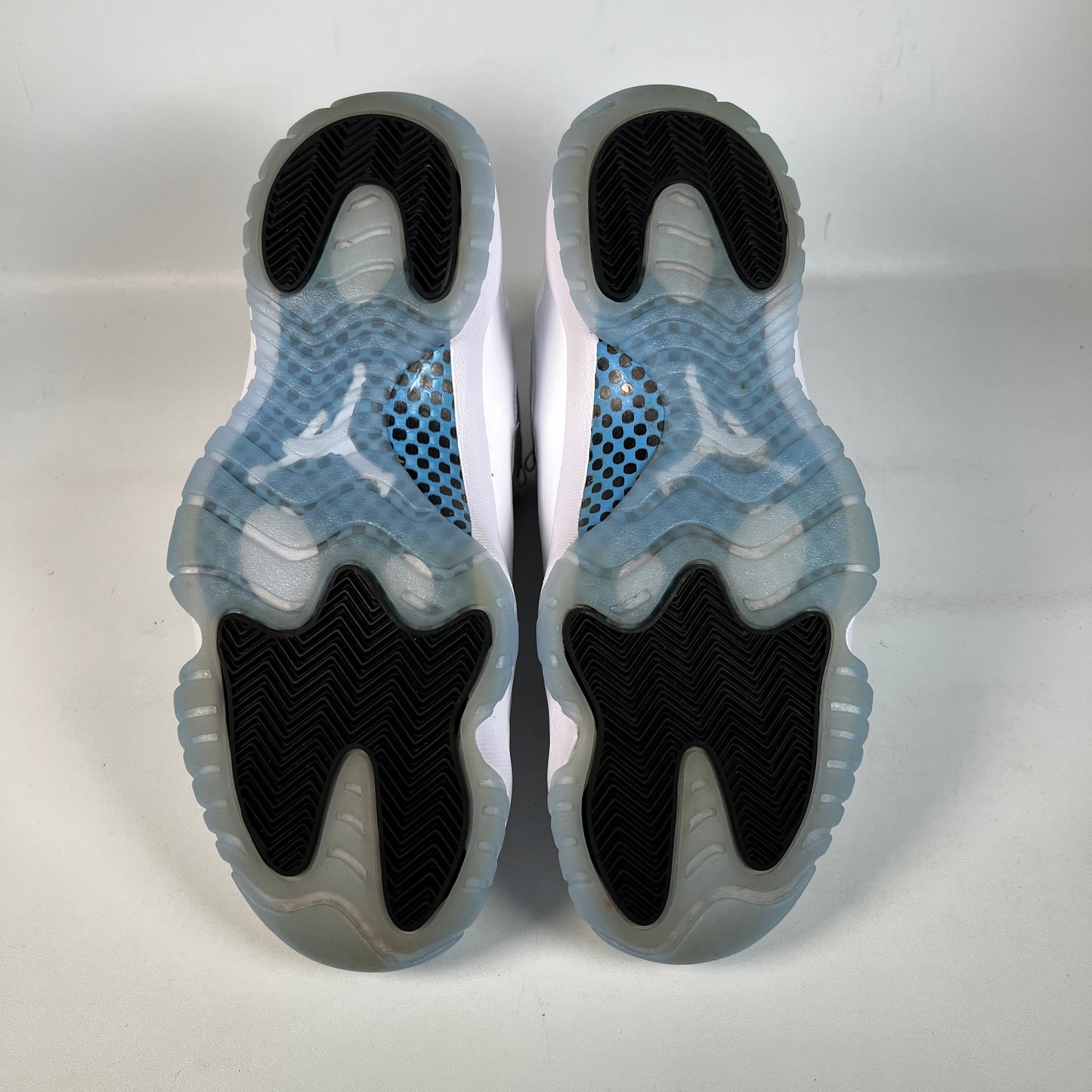 Jordan 11 Legend Blue (2024) Size 10 USED s22940