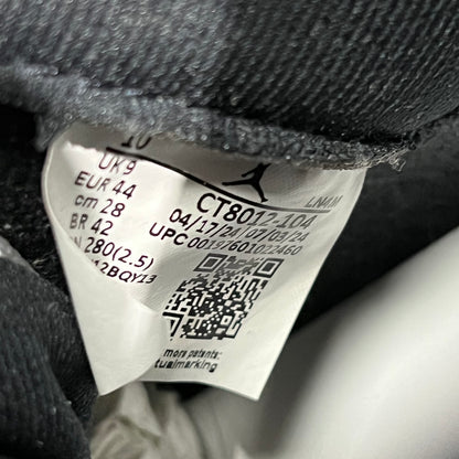 Jordan 11 Legend Blue (2024) Size 10 USED s22940