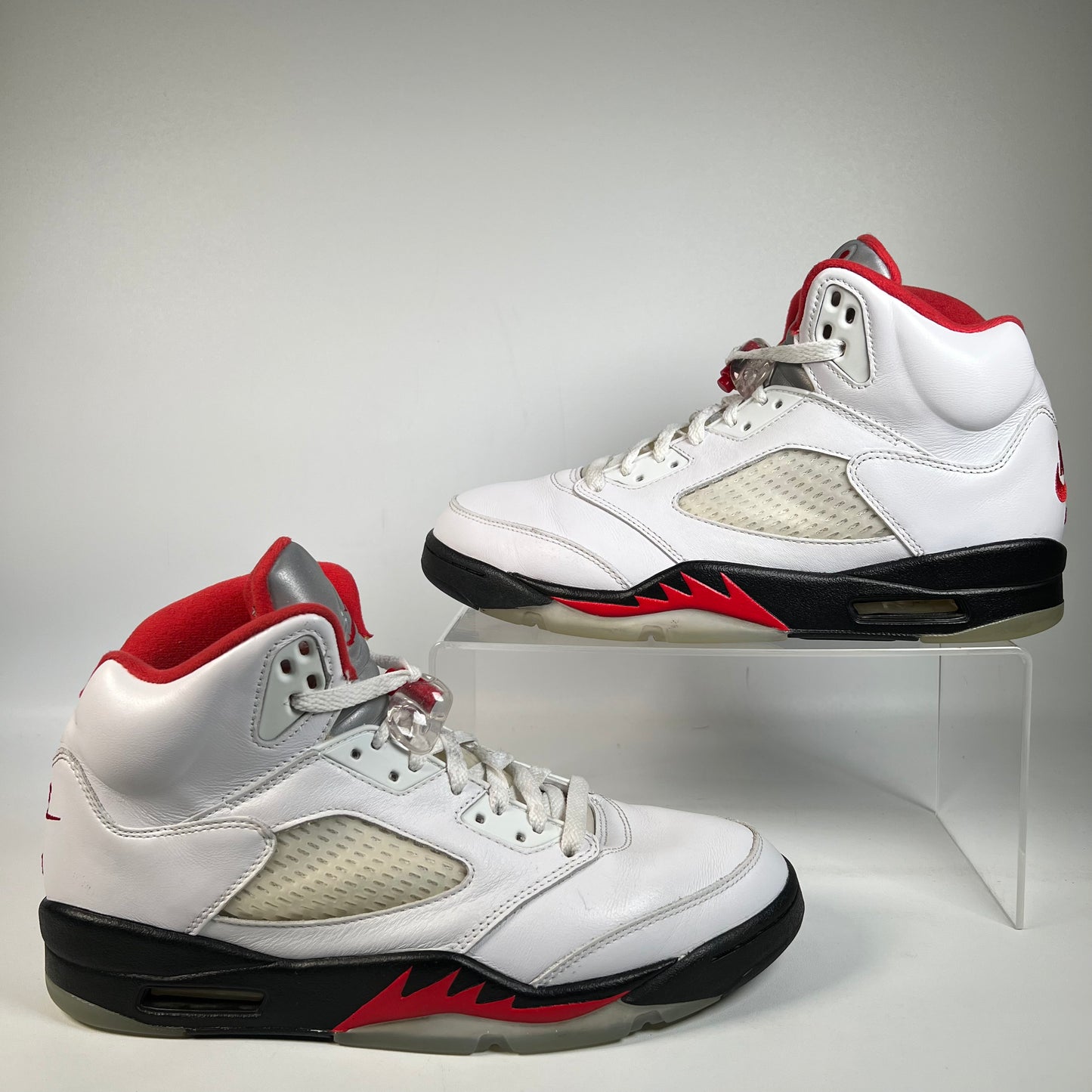 Jordan 5 Fire Red Silver Tongue (2020) Size 10 USED s22943
