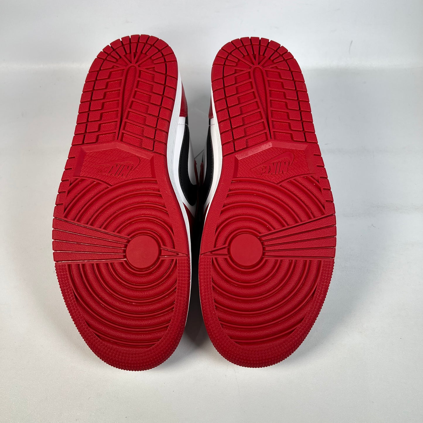 Jordan 1 Low Chicago (2025) Size 8.5 NEW s22991