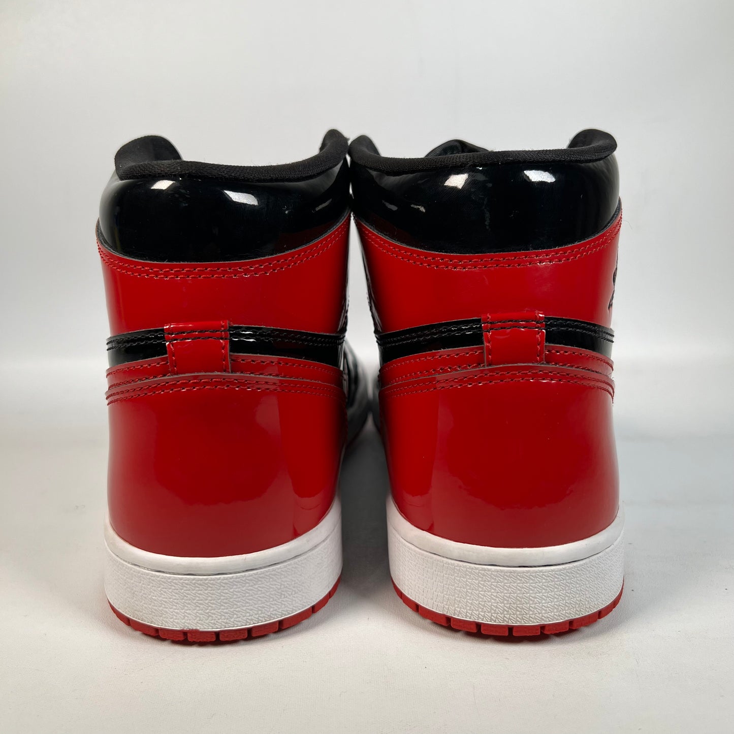 Jordan 1 Patent Bred (2021) Size 10 USED s22939