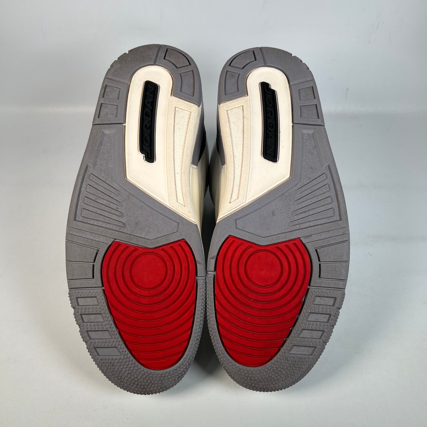 Jordan 3 Retro Cement Grey (2024) Size 10.5 USED S22929