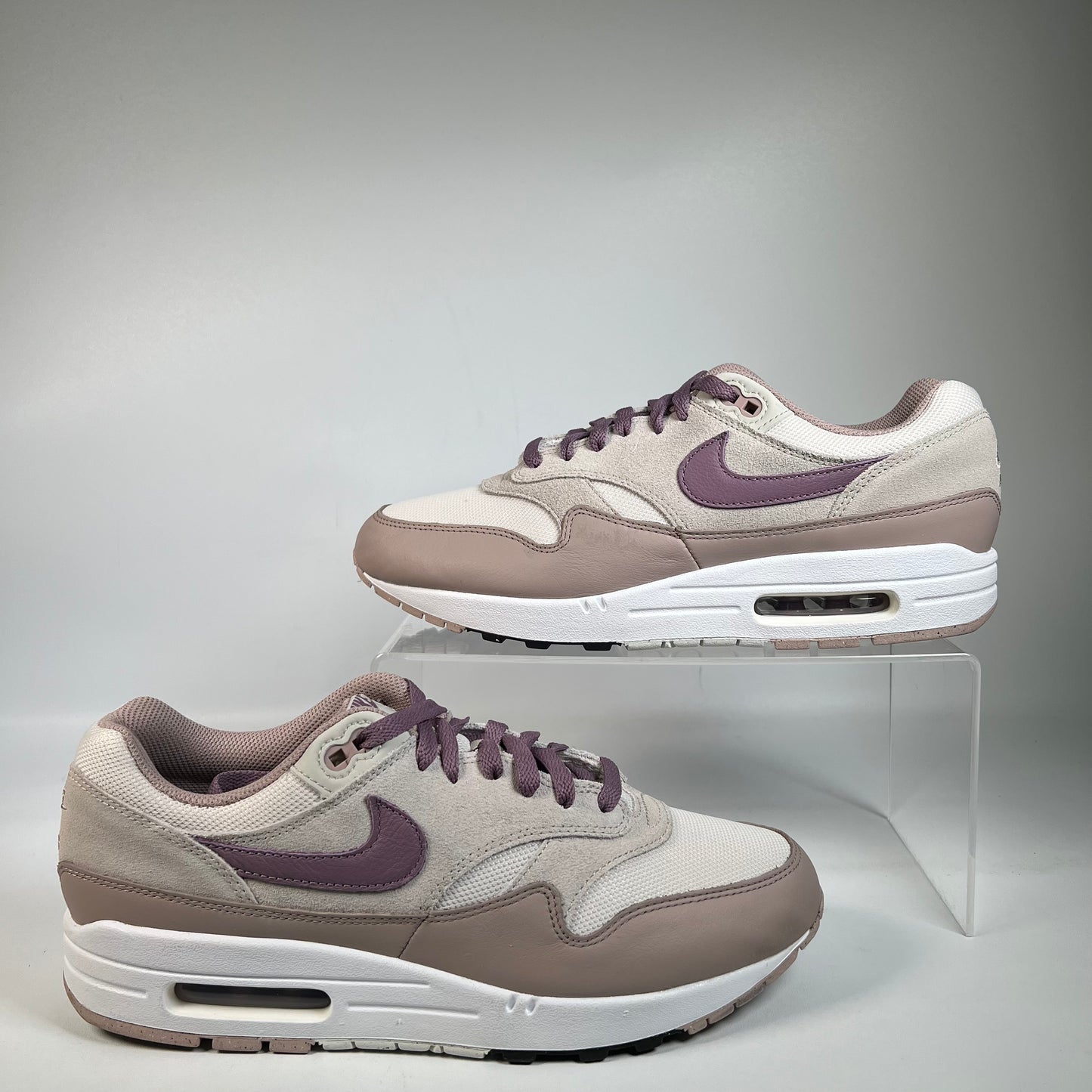 Nike Air Max 1 Light Bone Violet Dust (2023) Size 10 USED S22927