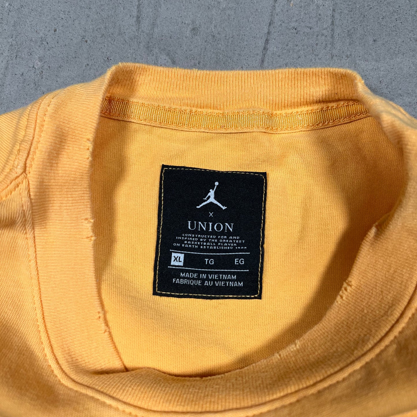 Union LA Jordan Yellow Logo Tee Size XL USED x17953