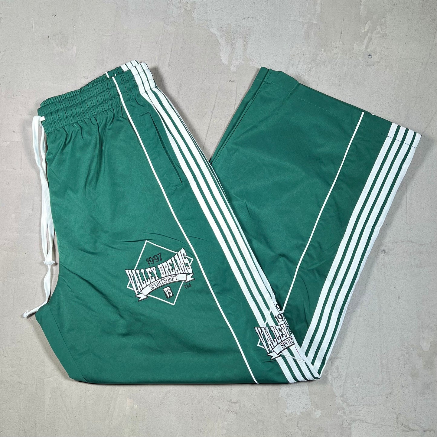 Vale Valley Dreams Green Track Pants SIze XL NEW x18011