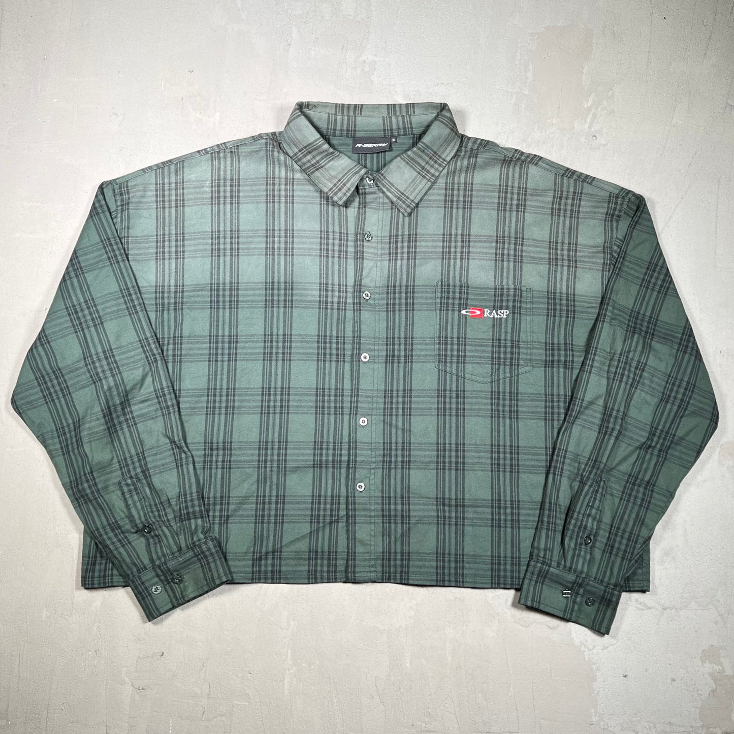 GV Gallery Raspberry Hills Green Plaid Flannel Size XL USED x18015
